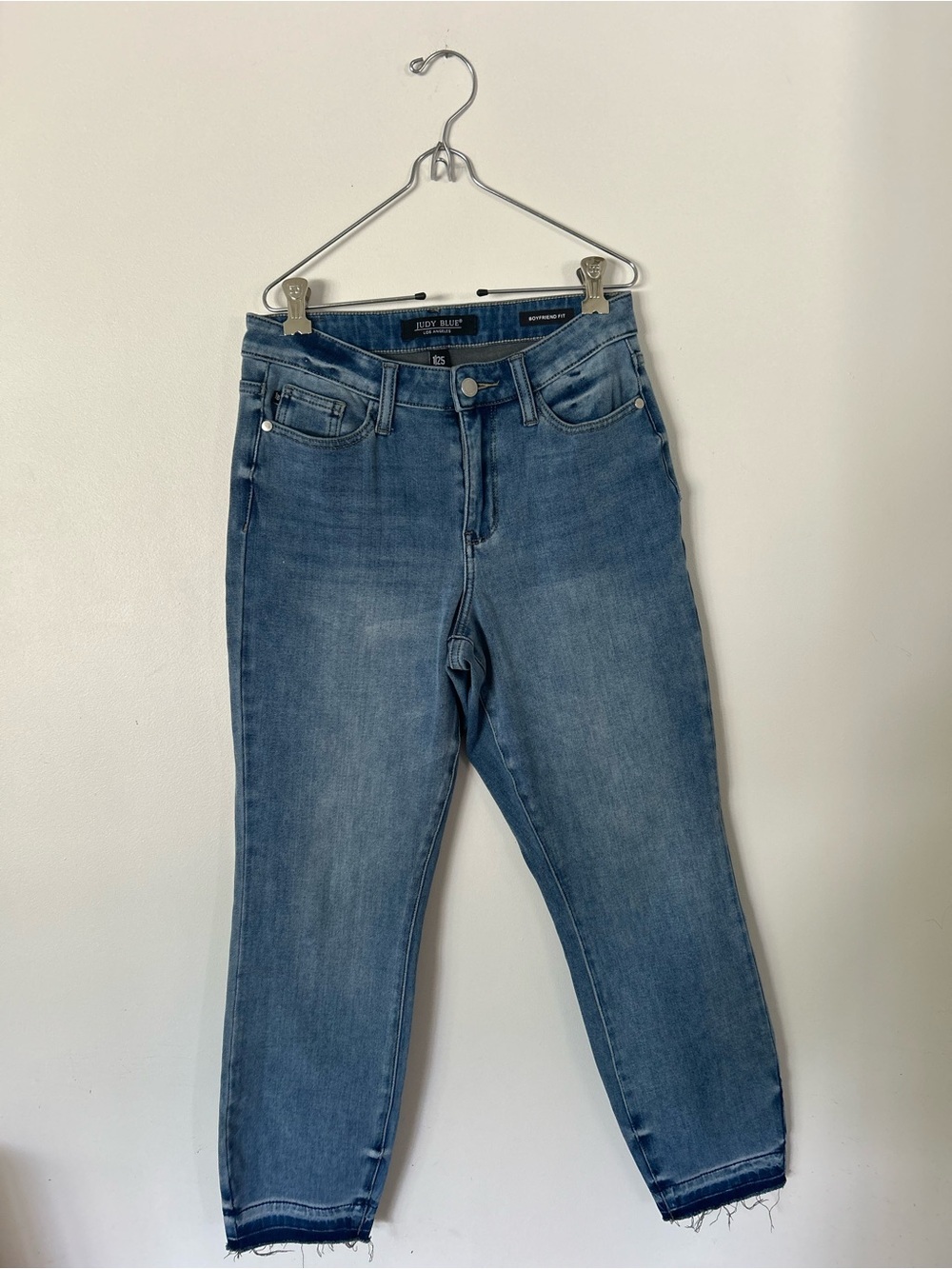 Judy Blue Size 25/1 Boyfriend Fit Medium Wash Jeans